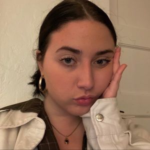 Meet your Posher, Ariana